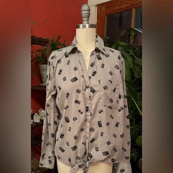 Style & Co. Tops - Woman’s Stylish Gray Patterned Button Down Shirt
